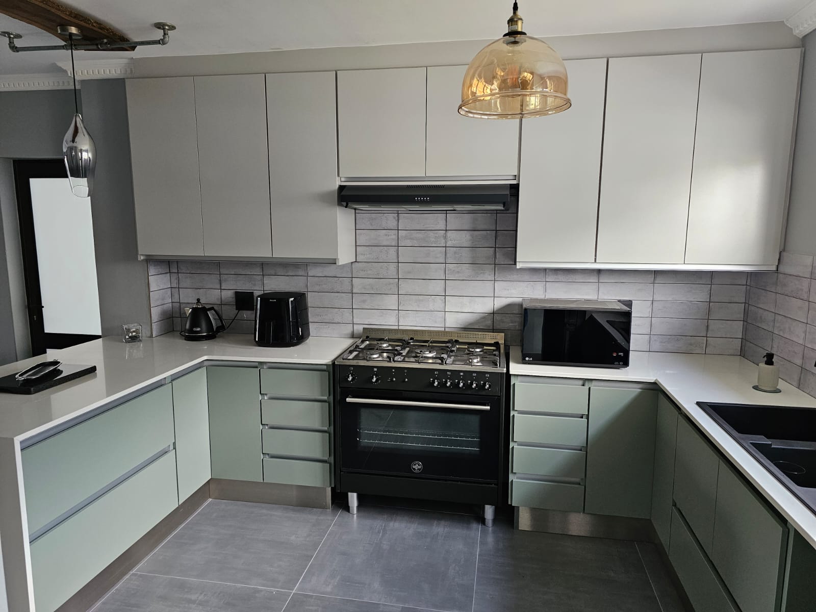 Solid Edge Cabinetry manufacturing and design team